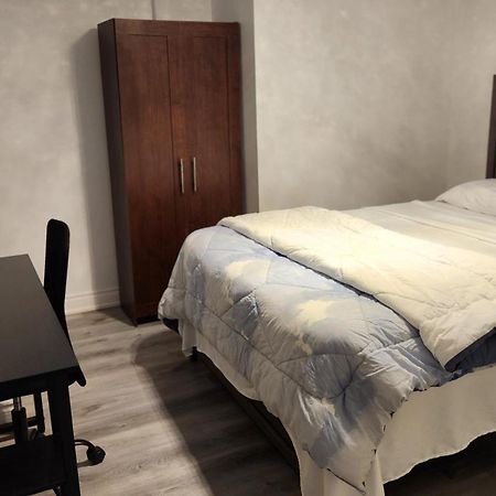 2 Bedrooms 2 Washrooms 2 Parking Spots Basement Apartment Newmarket Exterior photo