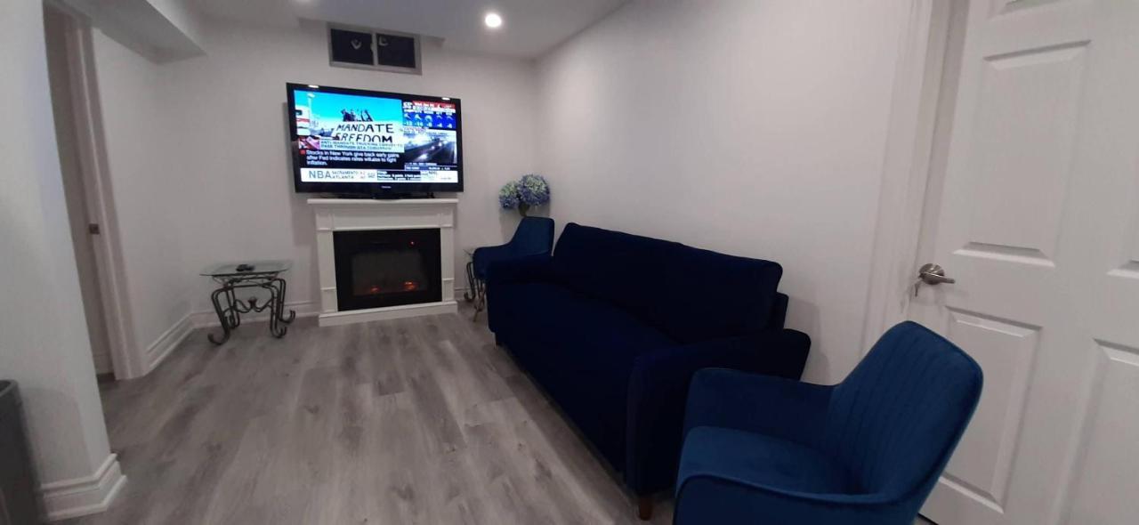 2 Bedrooms 2 Washrooms 2 Parking Spots Basement Apartment Newmarket Exterior photo